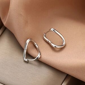 Minimalist Elegant Earrings for Women